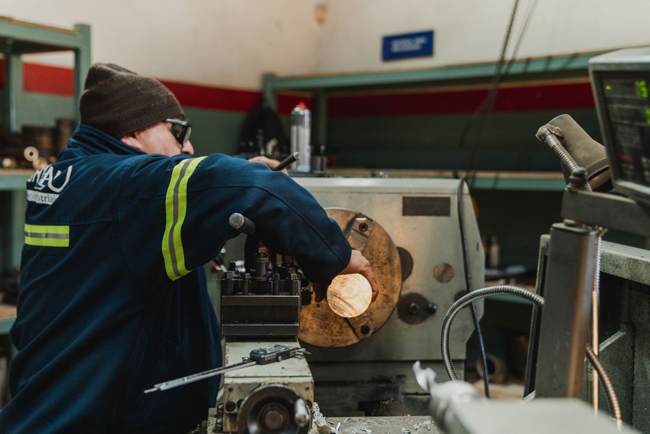 Pump shaft precision turned